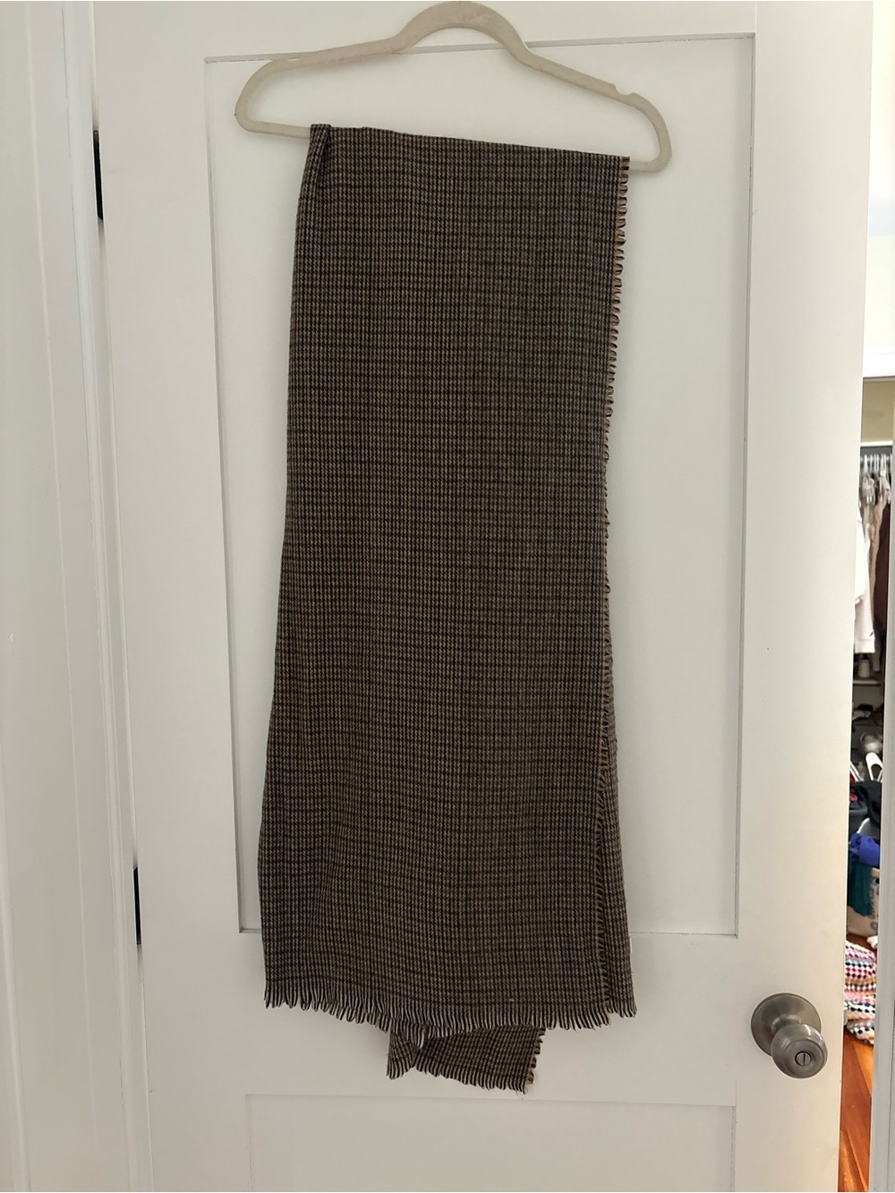 Banana Republic Brown & Black Houndstooth Scarf